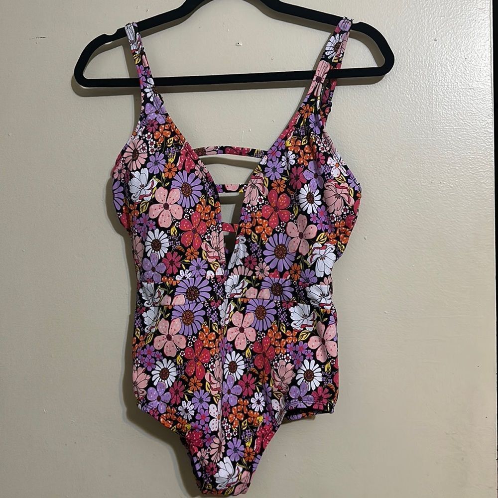New floral swimsuit